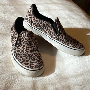 Vans Leopard size 6